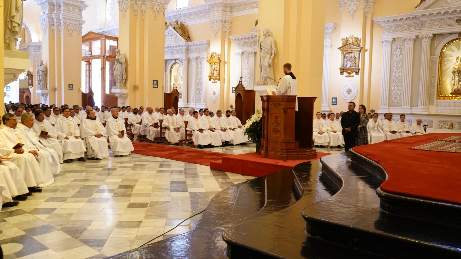 Arequipa vivió la misa crismal y renovación de promesas sacerdotales en La Catedral