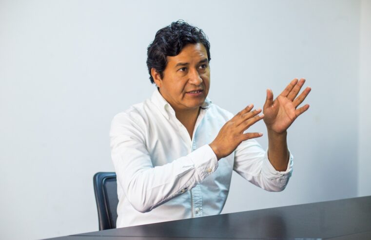 «Descentralización y restablecimiento del equilibrio de poderes del Estado»