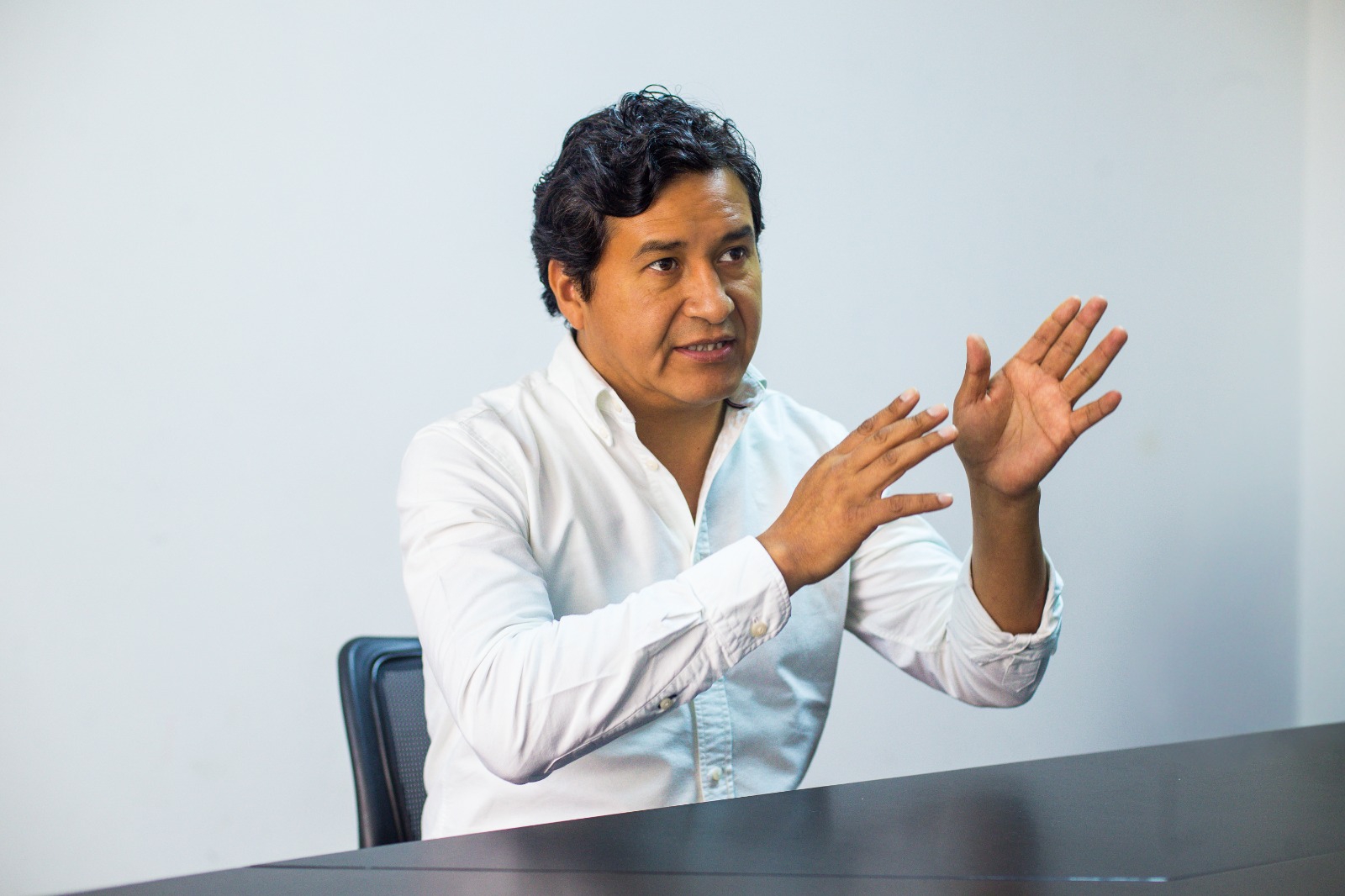 «Descentralización y restablecimiento del equilibrio de poderes del Estado»