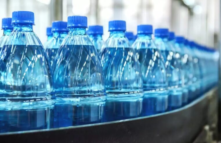 Volumen de aguas embotelladas creció 9.8% en 2025, por 58.4 millones de soles