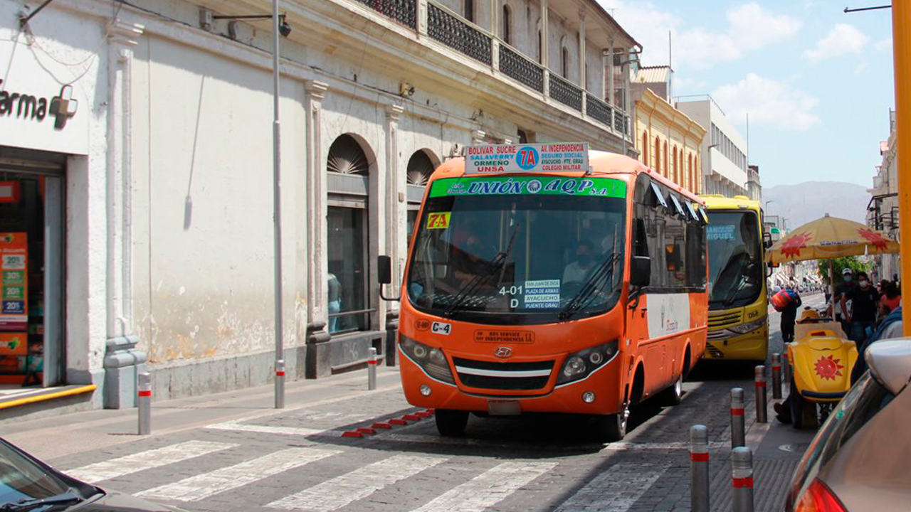 “El alcalde ha politizado la suba del pasaje. No quiere ser recordado como la autoridad que lo hizo”