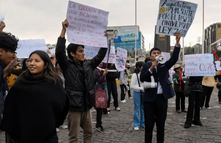 Estudiantes protestan para exigir respeto al pasaje universitario tras alza
