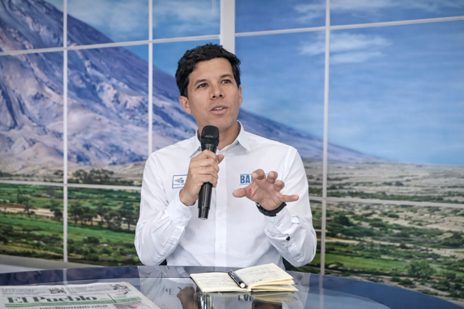 «No basta entretener a los jóvenes en campaña, también hay que educarlos e inspirarlos»