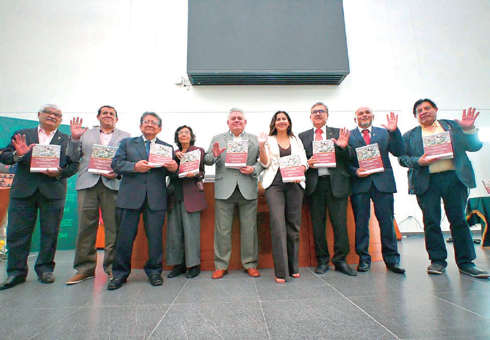 UCSM presenta libro que rescata la historia y desarrollo de Camaná