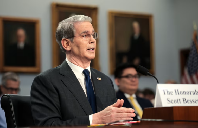 EE.UU. permite paso de petroleros iraníes por el estrecho de Ormuz