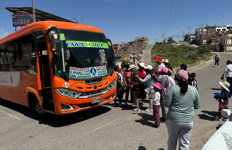 Protestan por suba de pasajes y abandono de rutas en ASA