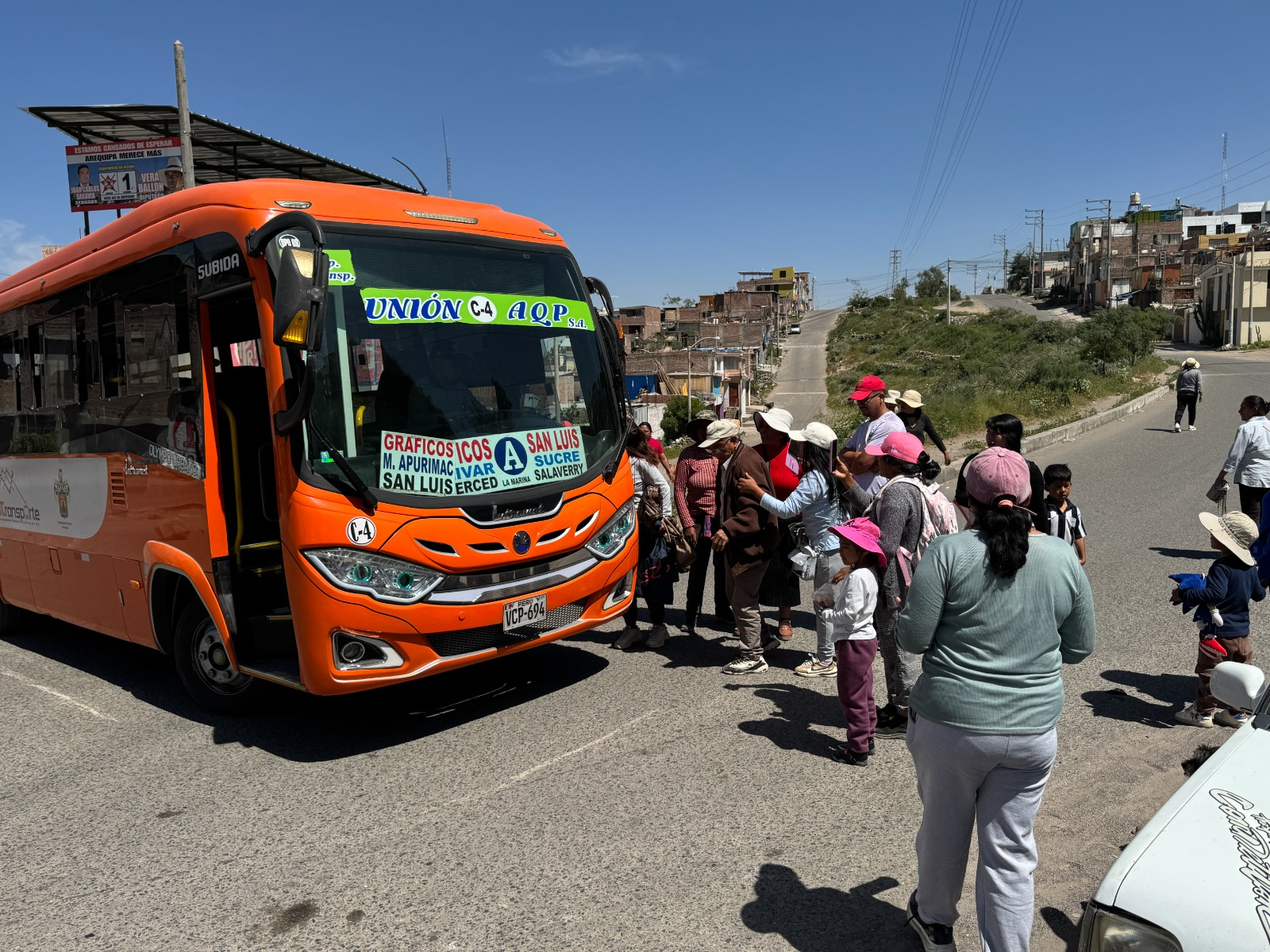 Protestan por suba de pasajes y abandono de rutas en ASA