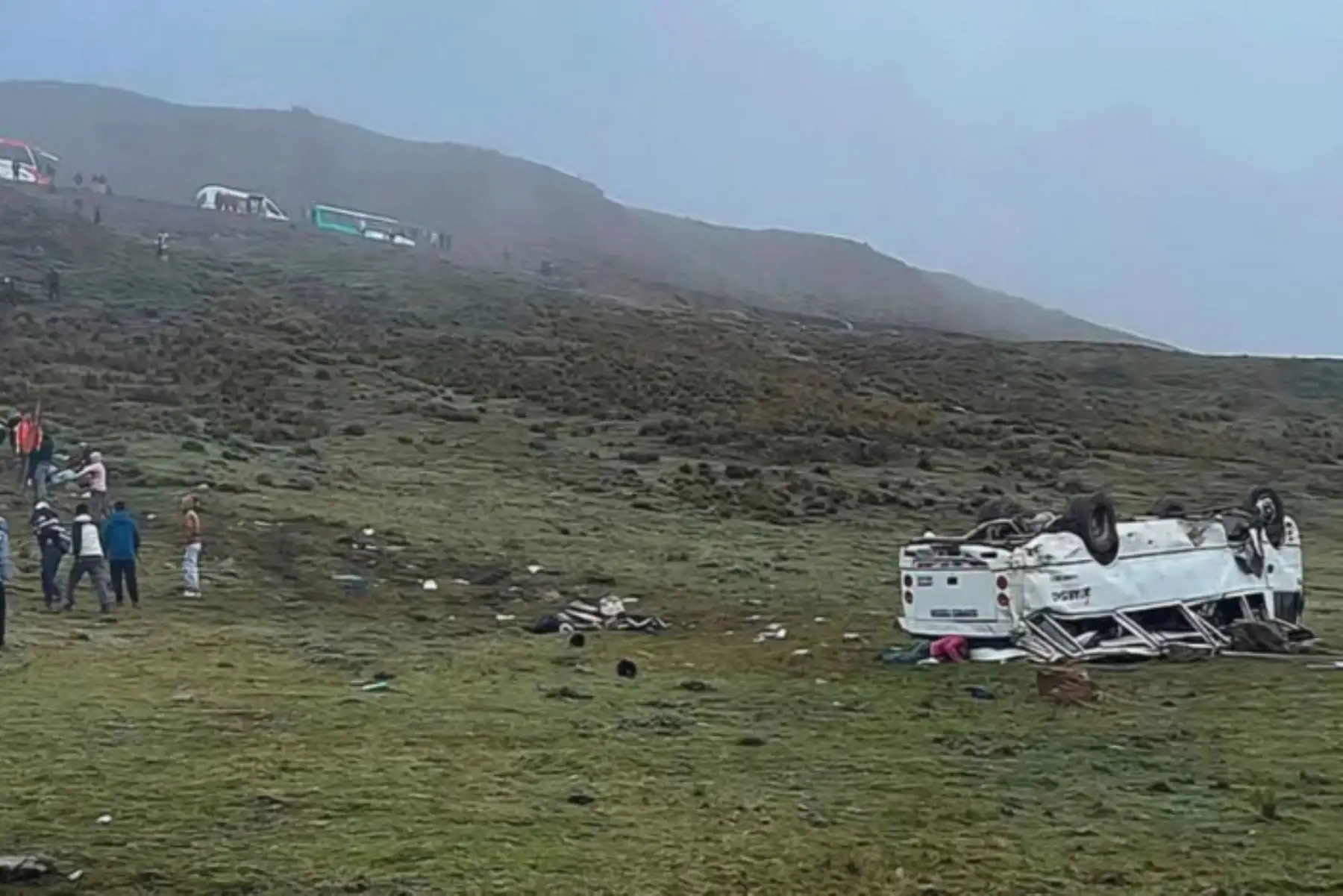 Huarochirí: volcadura de bus deja al menos 8 muertos y varios heridos