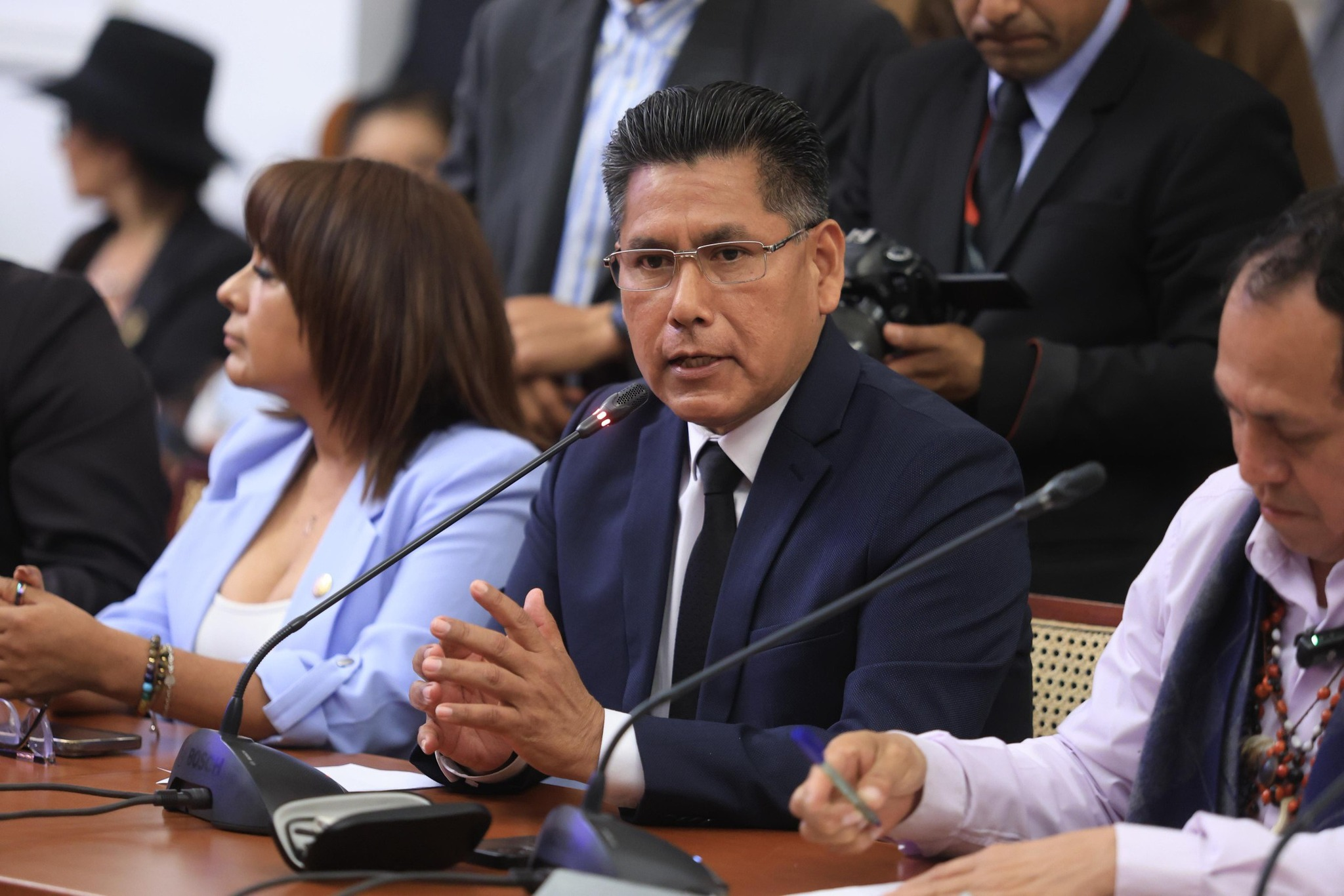 Congresistas dan el zarpazo a favor de la minería informal para que se hagan de las concesiones