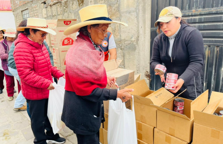 Entregan ayuda humanitaria a comunidad de Piaca en Pocsi