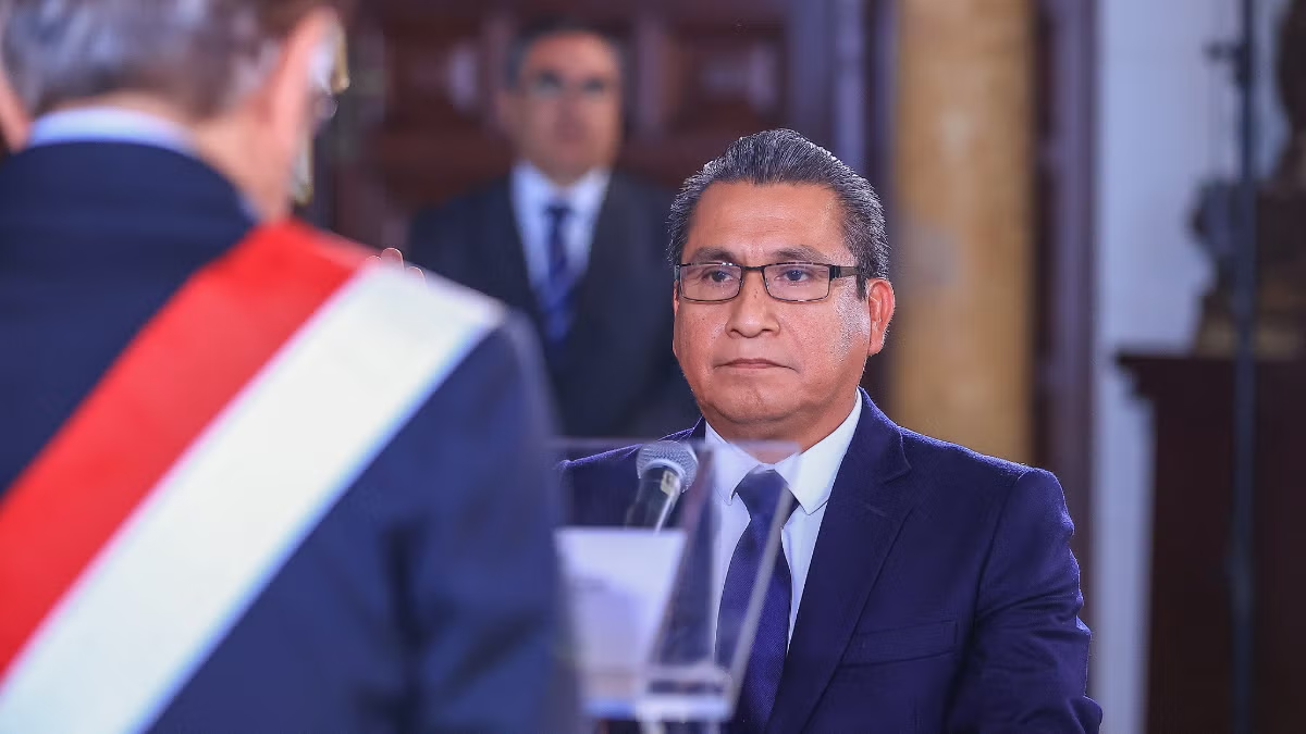 Waldir Ayasta juró como nuevo ministro de Energía y Minas tras renuncia de Alfaro
