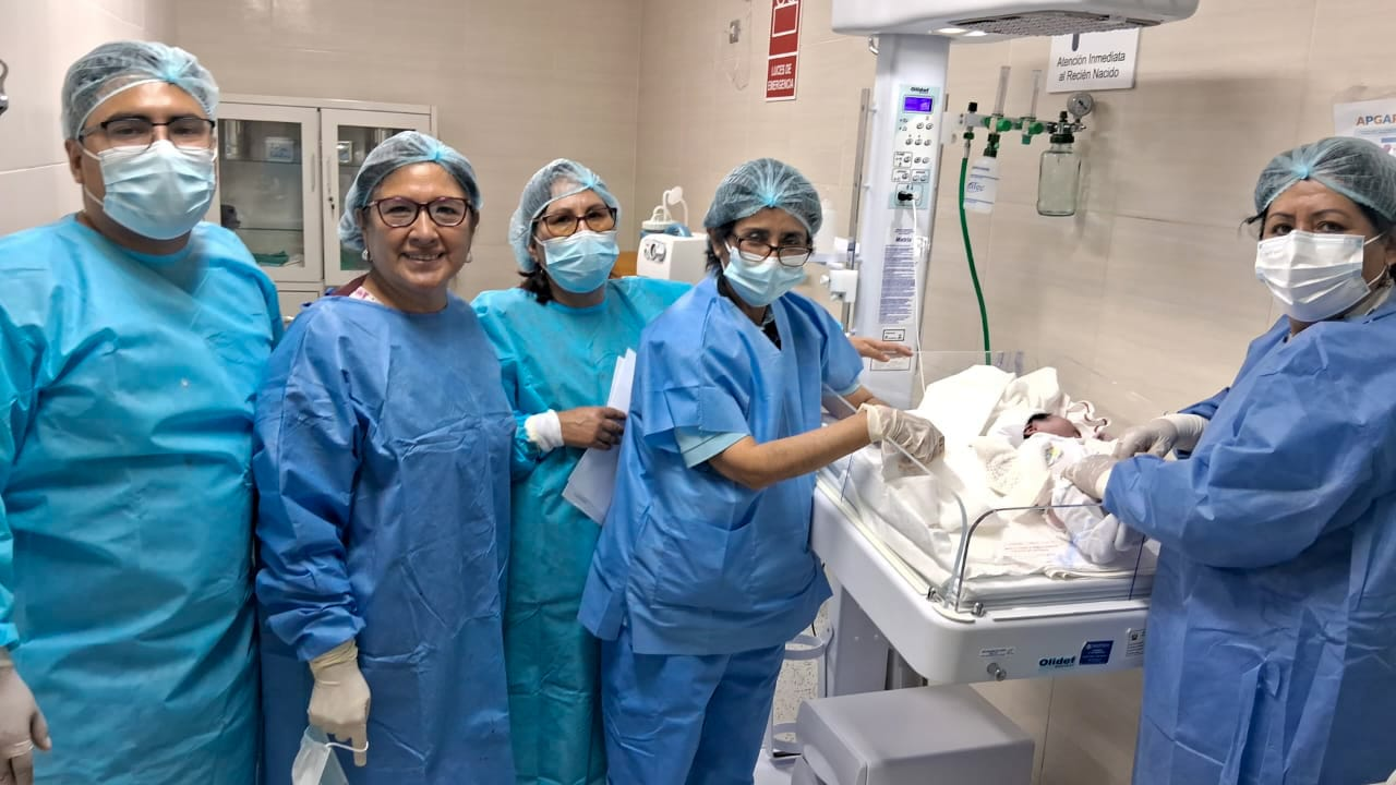 En el Día Internacional de la Mujer nace saludable niña en Tiabaya