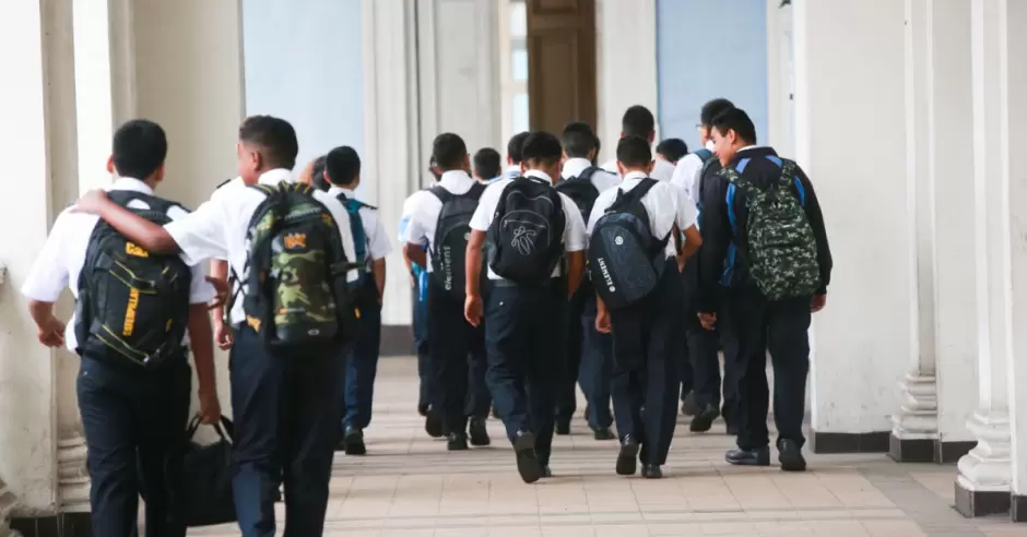 Minedu definirá si se posterga inicio de clases en Arequipa