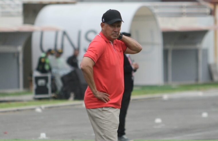Juan Reynoso ex DT “rojinegro” no descarta dirigir a Alianza Lima