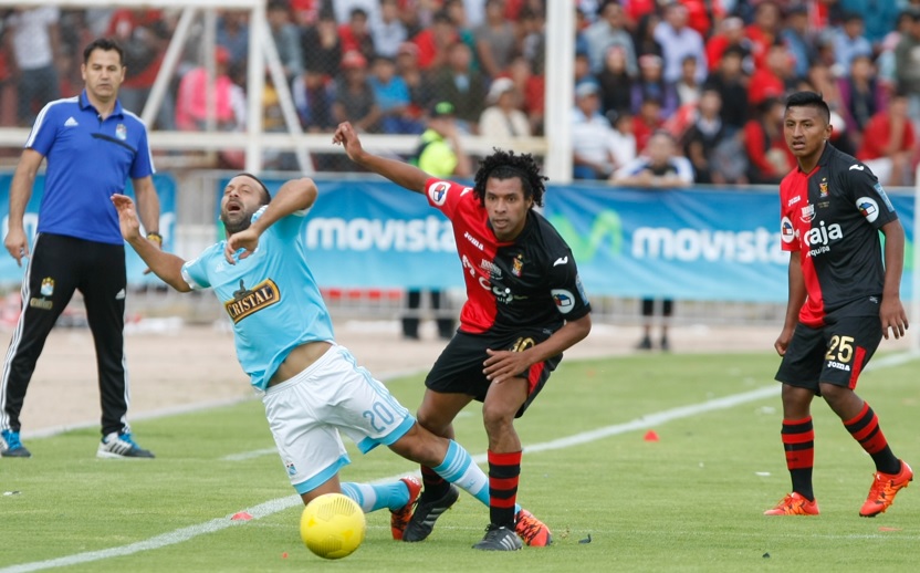 Acasiete: “Pasó mucho tiempo, el hincha quiere otro título”.