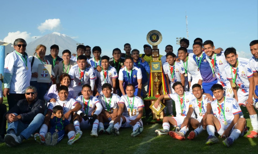 Real Católica campeón con triunfo sobre el favorito en Cayma