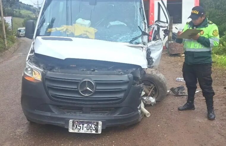 Accidente de tránsito deja dos turistas heridos