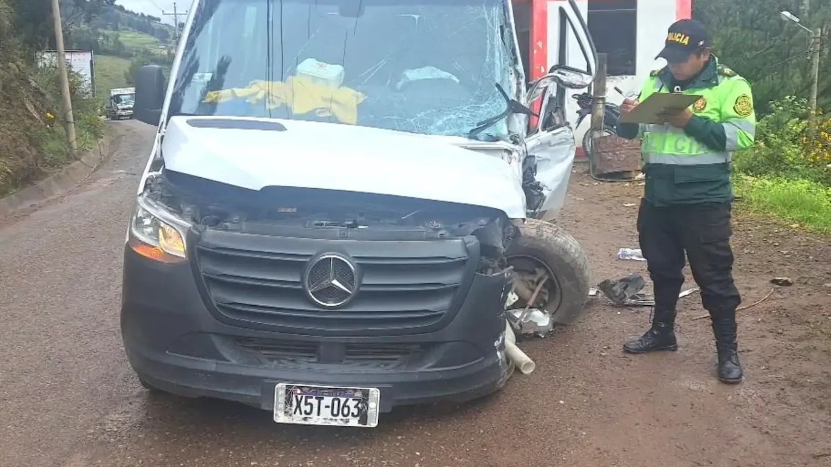 Accidente de tránsito deja dos turistas heridos