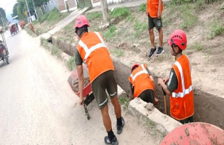 Personal del Ejército rehabilita vías dañadas por fuertes lluvias