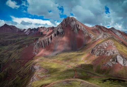Cusco impulsa nuevas montañas de colores para fortalecer el turismo