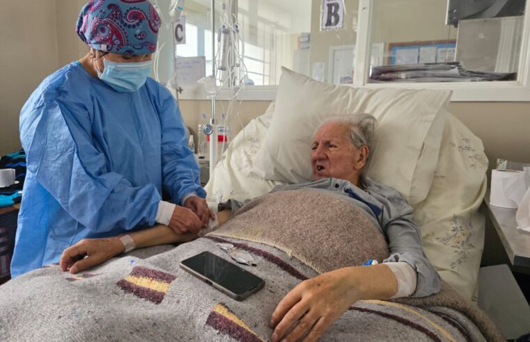Octogenario escritor está delicado de salud y necesita ayuda en Arequipa