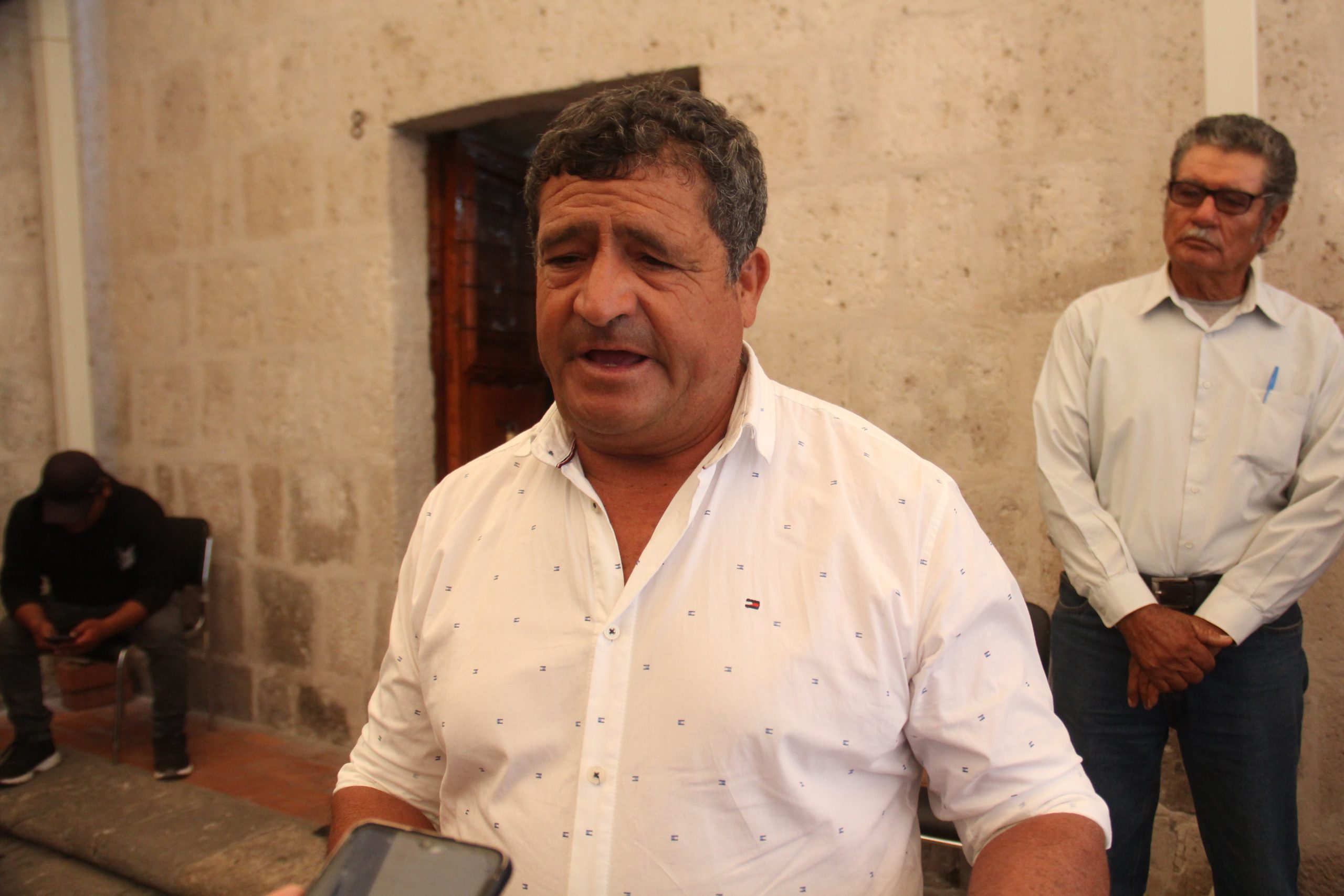 Plantean nuevo drenaje para revertir afloramientos en parcela de El Pedregal