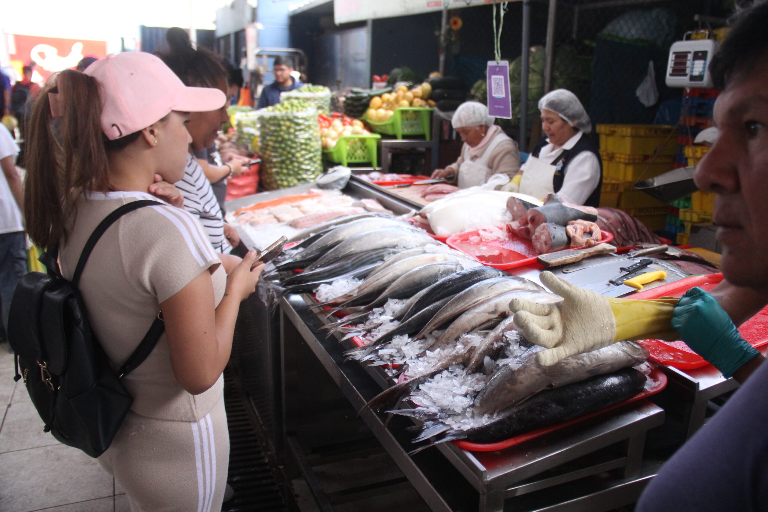 Pescados y mariscos suben de precio en El Palomar