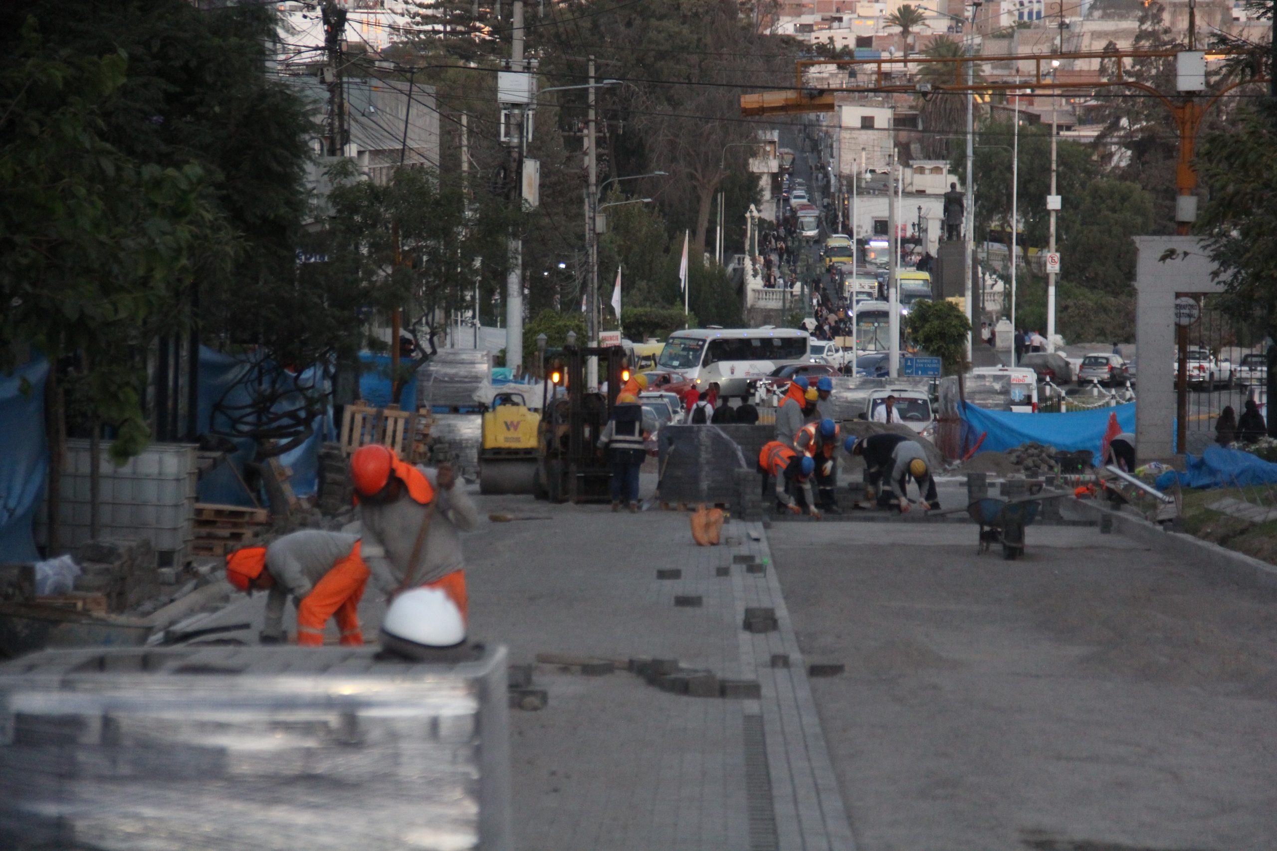 Obra en la avenida Ejército incumple plan de desvíos aprobado por MPA