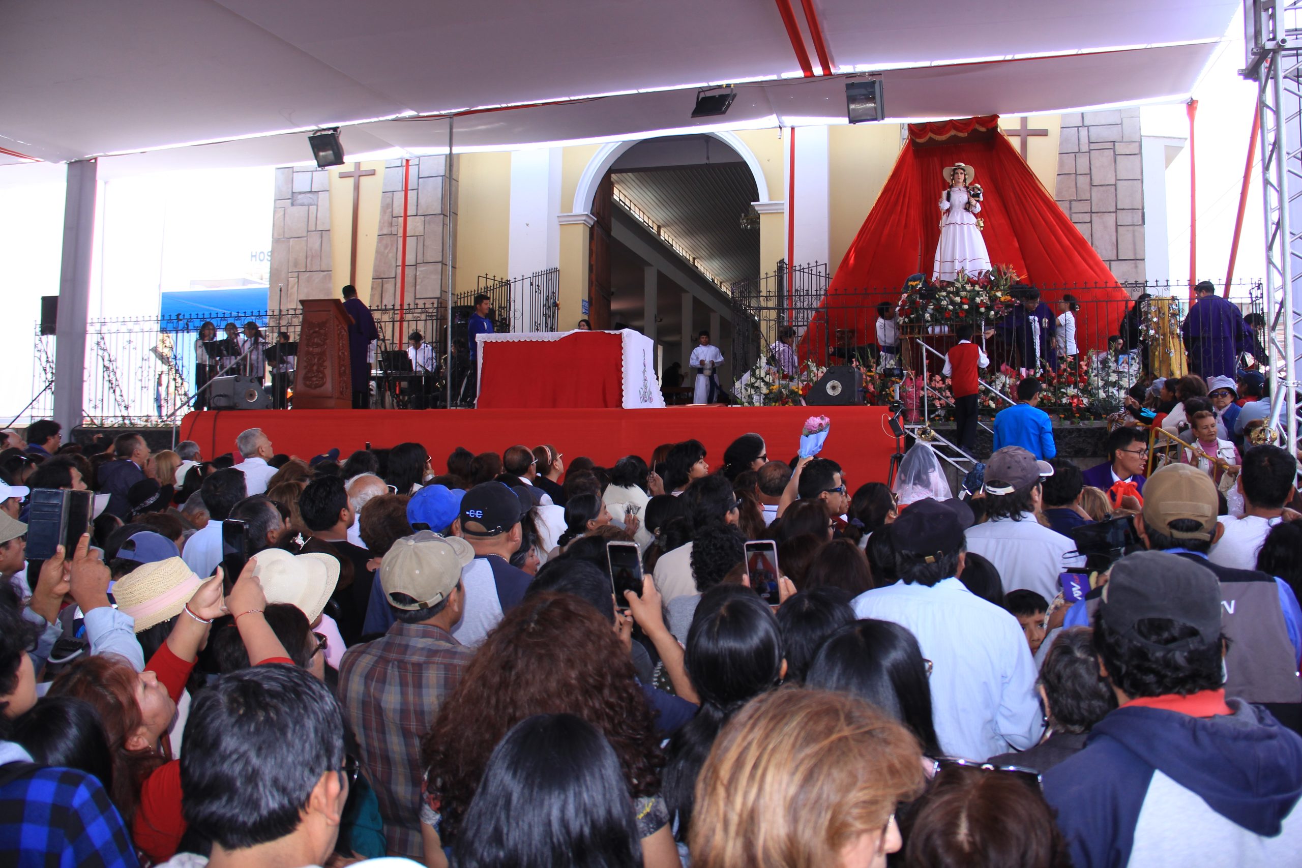 Fervorosa festividad con misas y la tradicional procesión de Chapi Chico