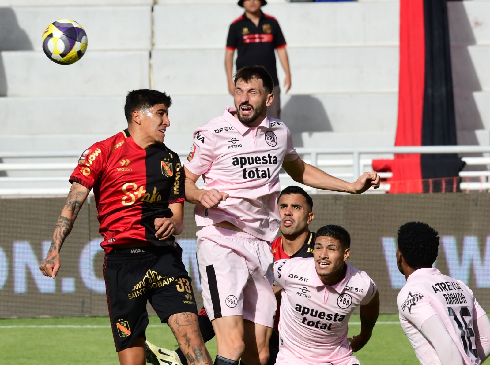 FBC Melgar y Boys buscan salir de incómoda posición en la tabla