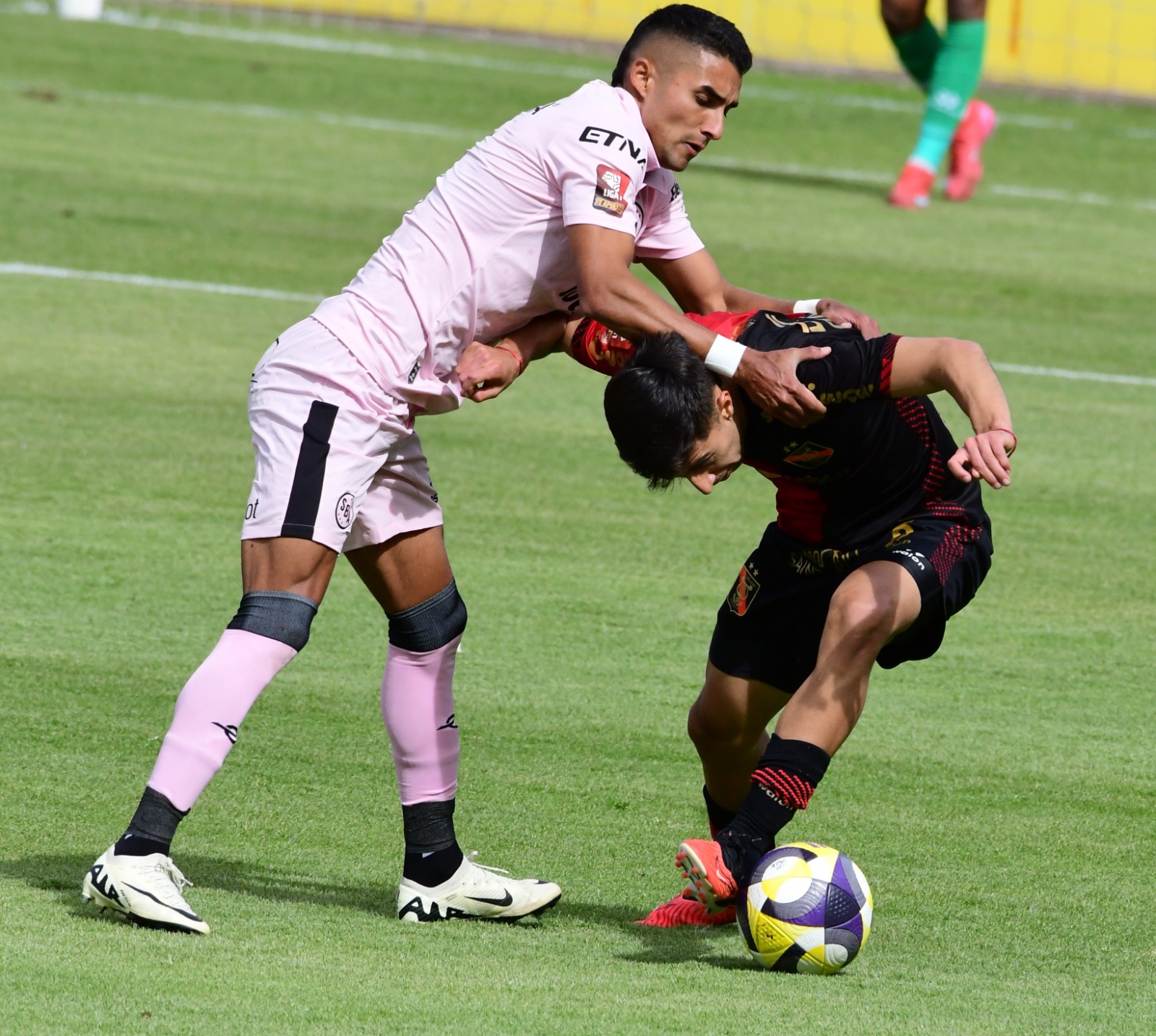 Zambrano y Trauco podrán jugar ante el FBC Melgar el martes