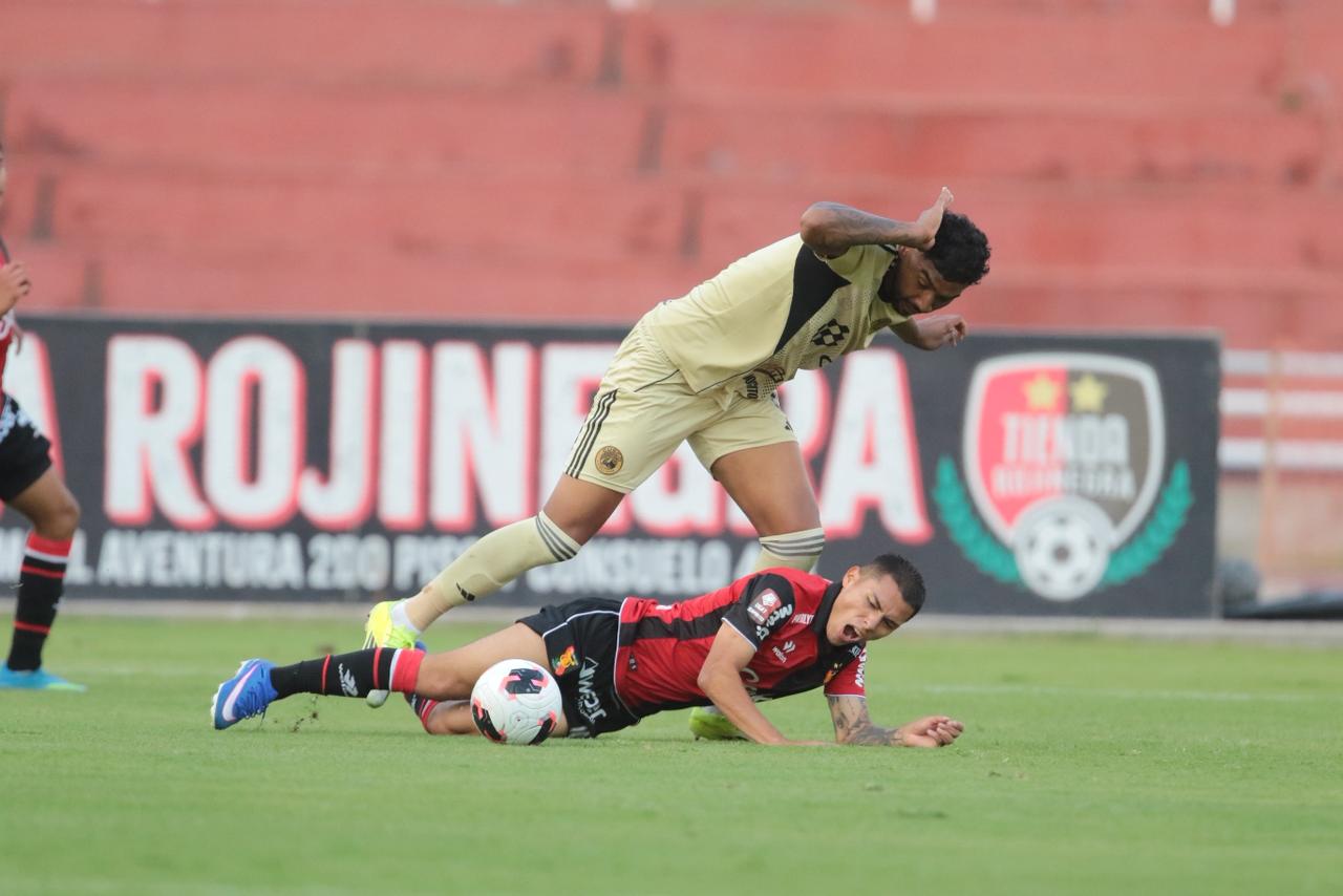 Ni el cambio de técnico revive al FBC Melgar