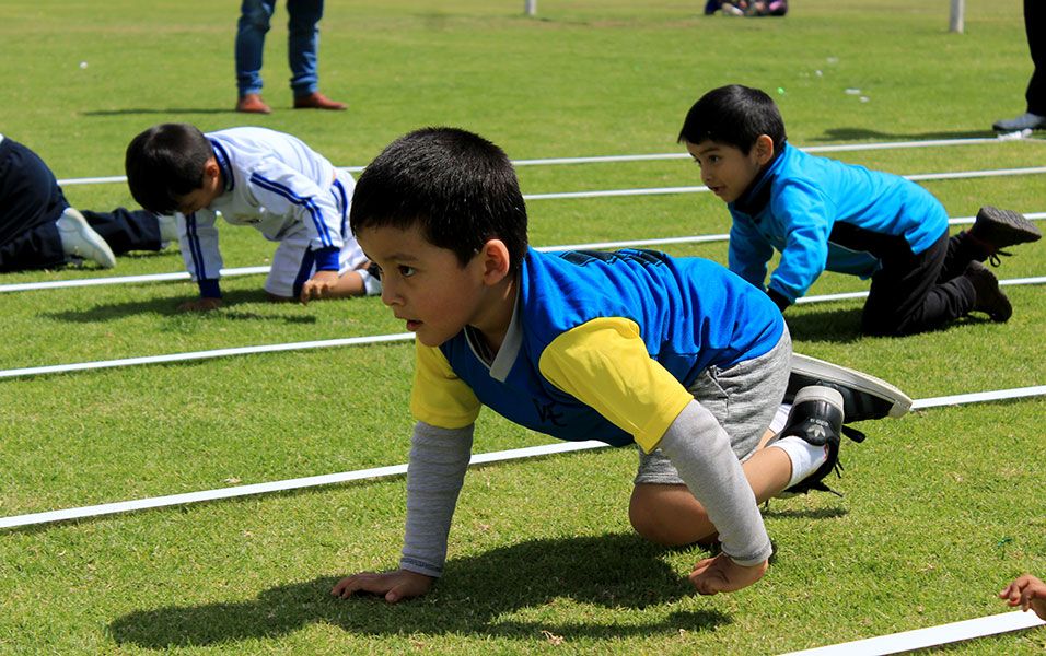 Cientos de niños dan sus primeros pasos en el deporte.
