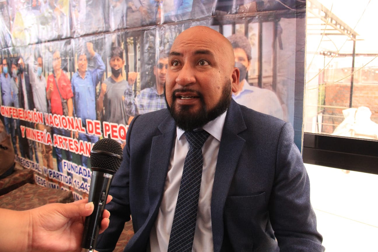 CRA CENSURA A GERENTE DE ENERGÍA Y MINAS Y EXIGE ACATAR SU DECISIÓN