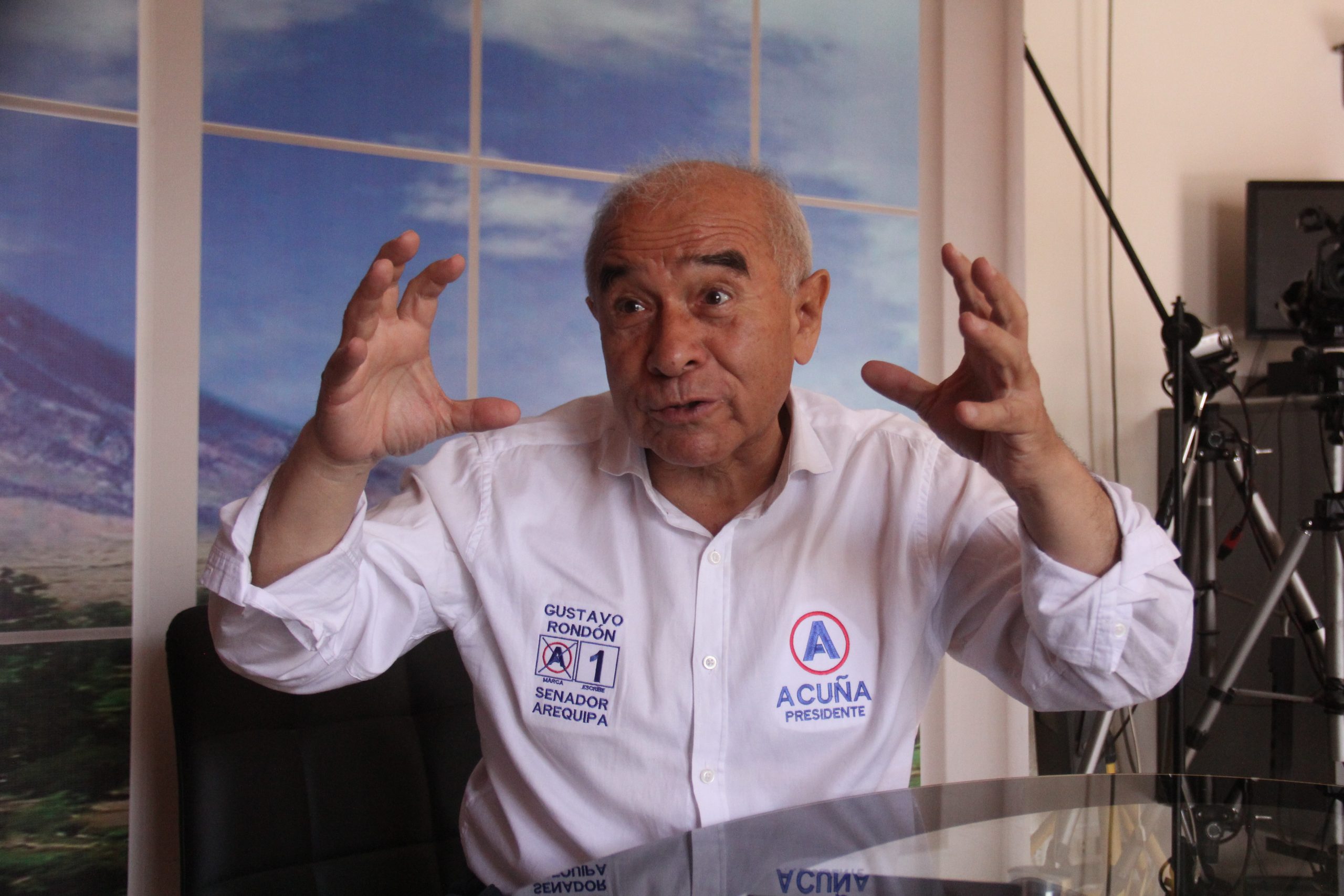 Fortalecer el sistema de salud, combatir la corrupción y descentralizar el país