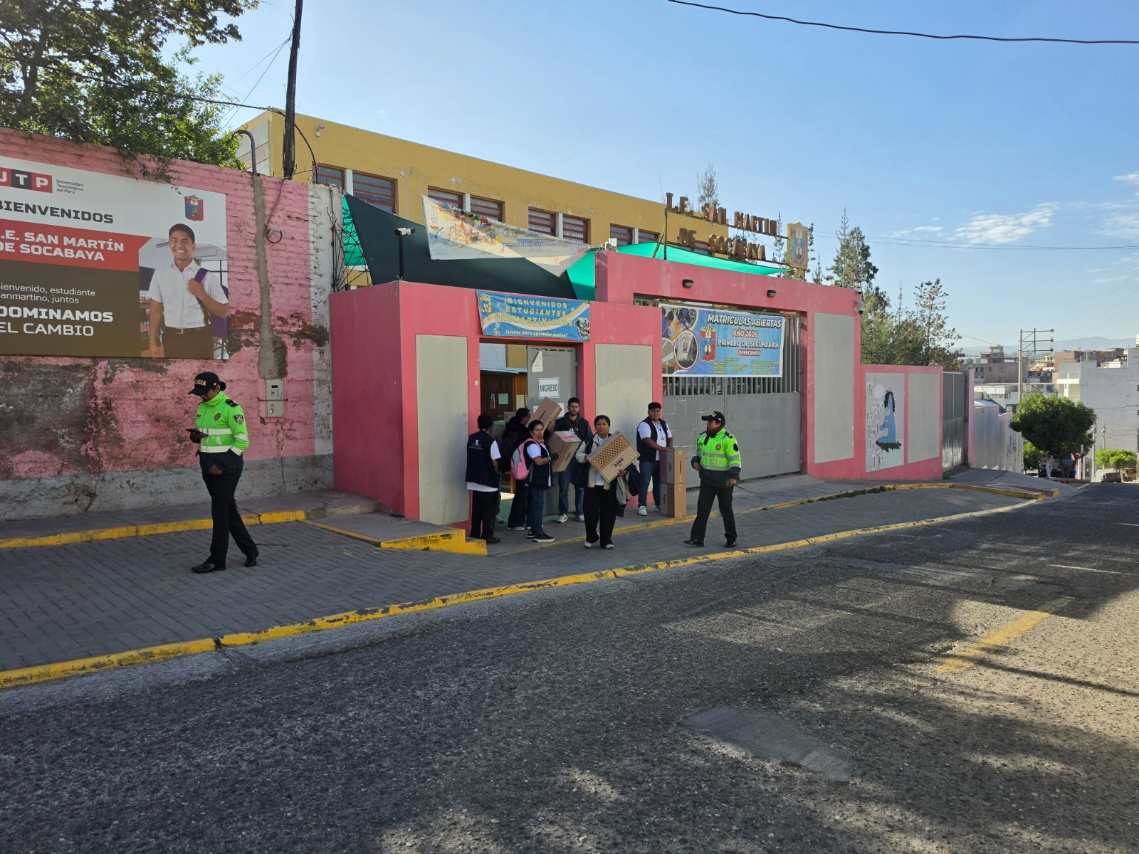 El 20% de colegios suspendieron clases por entrega tardía de locales