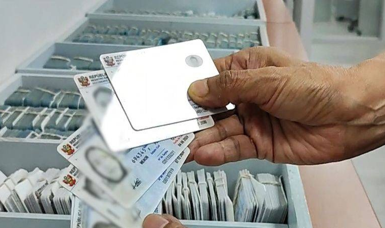 Arequipeños dejan abandonados sus DNI en el Reniec tras la primera vuelta