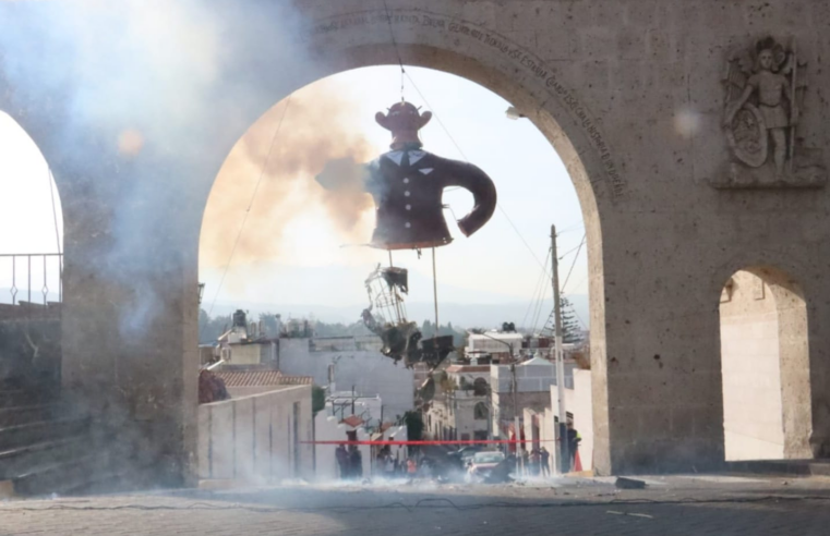 Distritos de Arequipa Arequipa celebran Domingo de Resurrección con quema de Judas