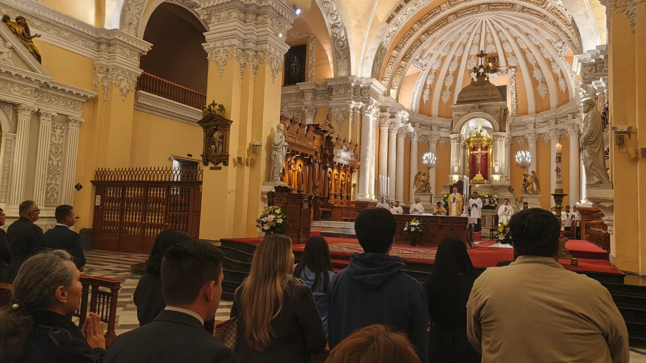 Miles de fieles celebraron la Pascua de Resurrección y renuevan su fe
