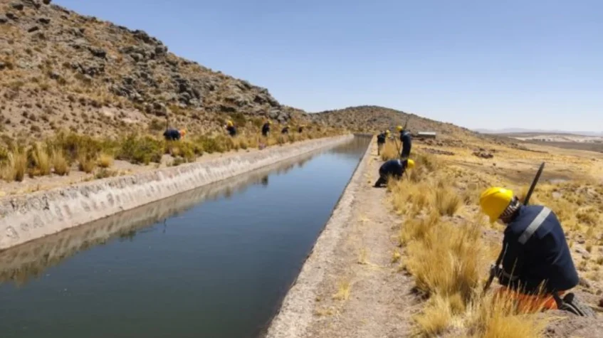 Detectan fallas técnicas y riesgo de mayor gasto en obras en canal Pañe Sumbay
