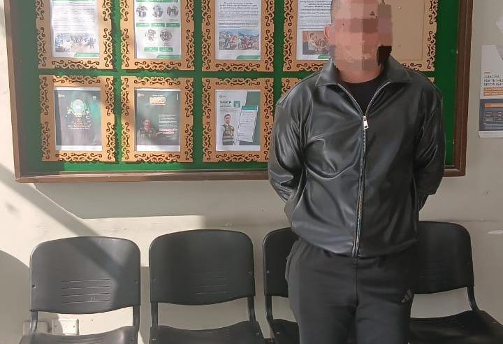 Detienen a brasileño por fingir ser policía frente a Reniec en Cayma