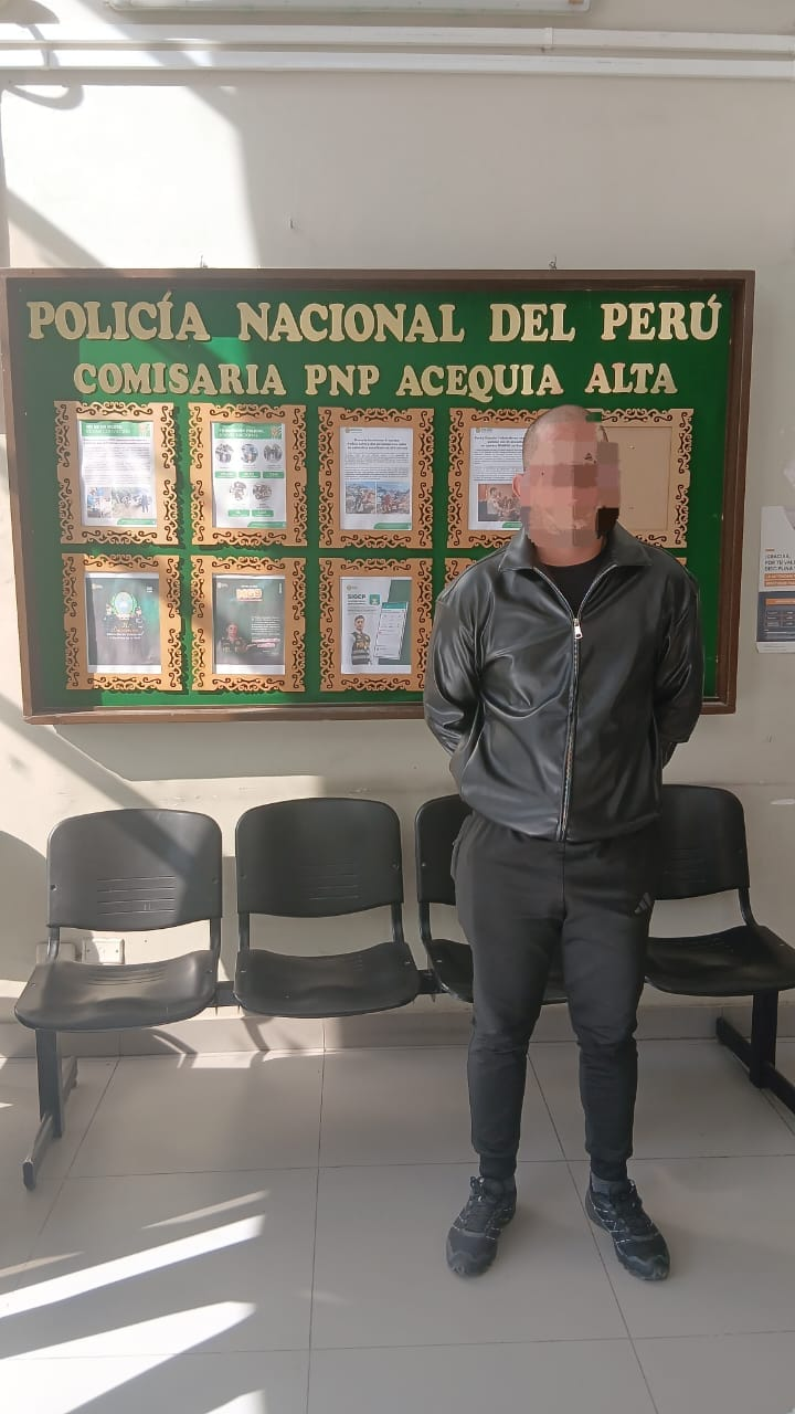 Detienen a brasileño por fingir ser policía frente a Reniec en Cayma