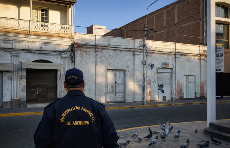 MPA retira propaganda de Renovación Popular en el Centro Histórico