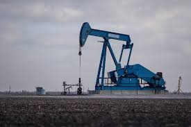 El petróleo cae por debajo de los US$100 y bolsas asiáticas repuntan