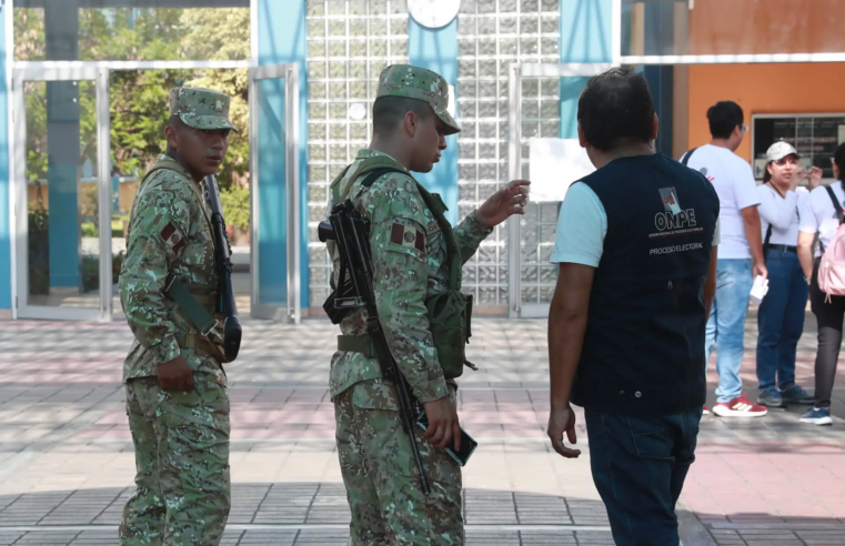 Más de 3 mil militares resguardan locales de votación en Arequipa