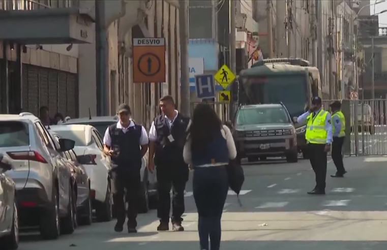 Fiscalía y Policía Anticorrupción allanan sede ONPE por retrasos en material electoral