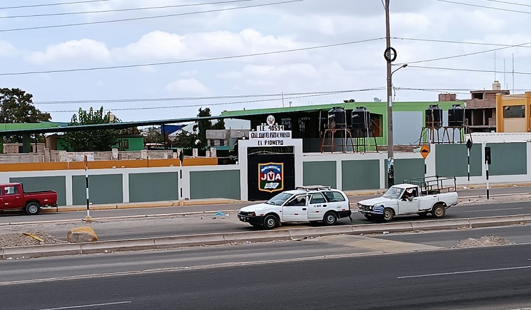 Can ataca a 15 escolares dentro de colegio en Majes y activa alerta sanitaria