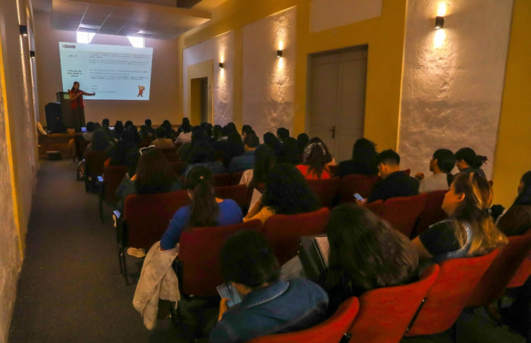 Viceministro de MYPE destaca capacitación en IA para emprendedores en Arequipa