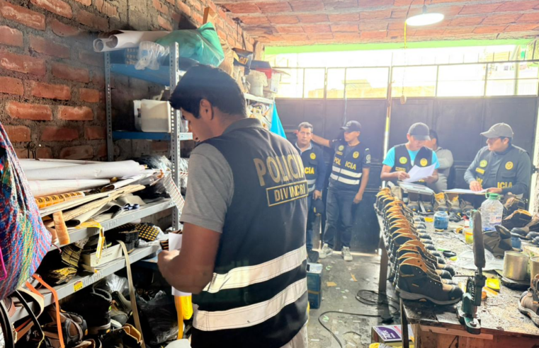 Cae taller clandestino de zapatillas de marca operaba en Mariano Melgar