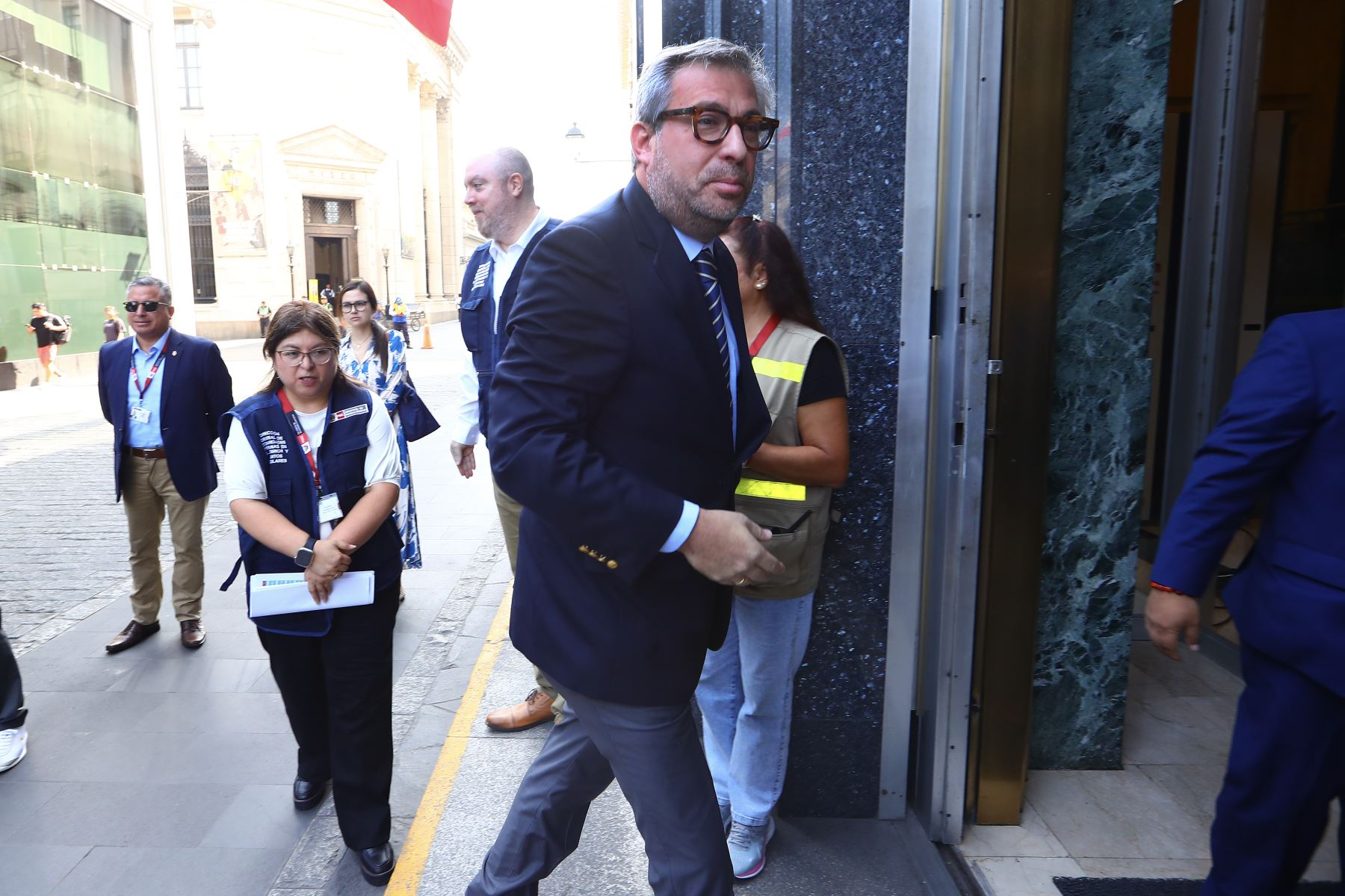 Jefe de ONPE pide reprogramar citación por investigación